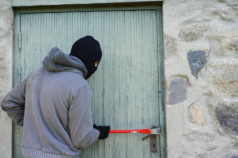 Десять мест в доме, где грабители ищут ценные вещи
