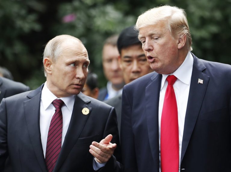 Трамп cозвонился с Путиным. Поговорили неофициально