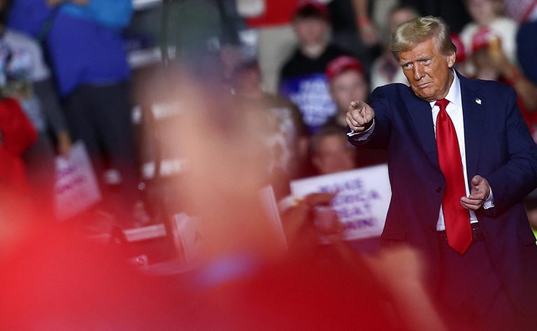 Трамп грозит Канаде, Мексике и Китаю новыми таможенными пошлинами