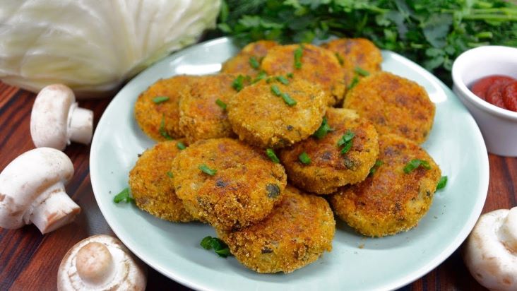 Капустные котлеты с грибами: быстро, вкусно и полезно