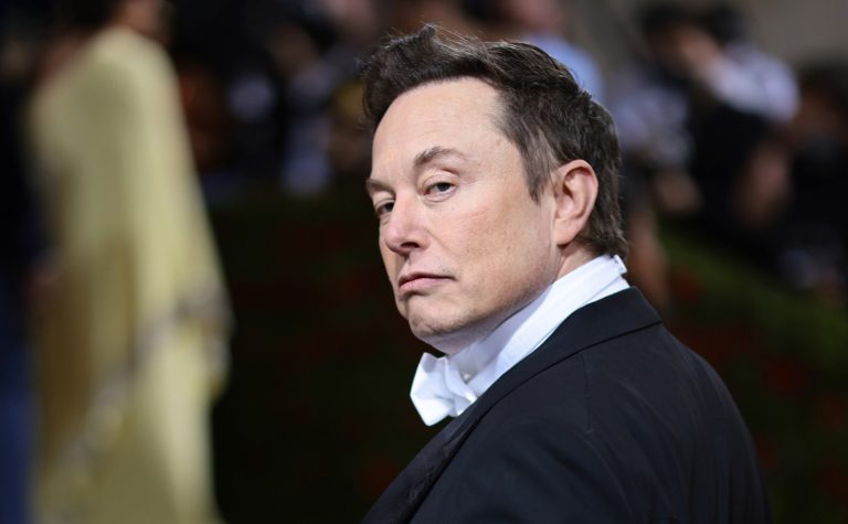 Илон Маск и SpaceX предстанут перед судом