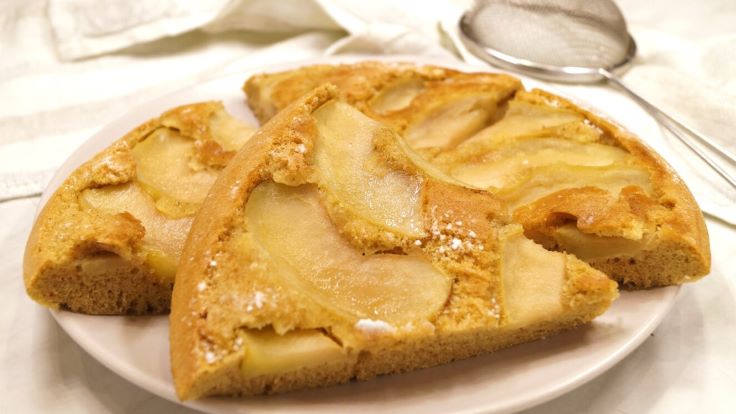 Шарлотка на сковороде: нежная и воздушная