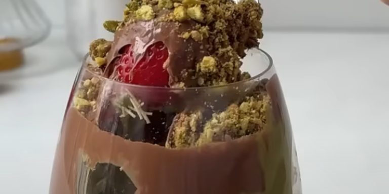 Клубника в дубайском шоколаде: новый тренд, от которого не скрыться