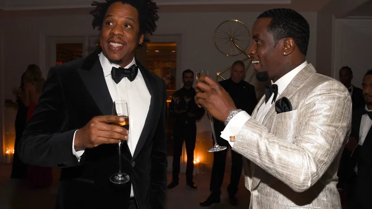 Jay-Z обвиняется в изнасиловании 13-летней девочки вместе с P. Diddy
