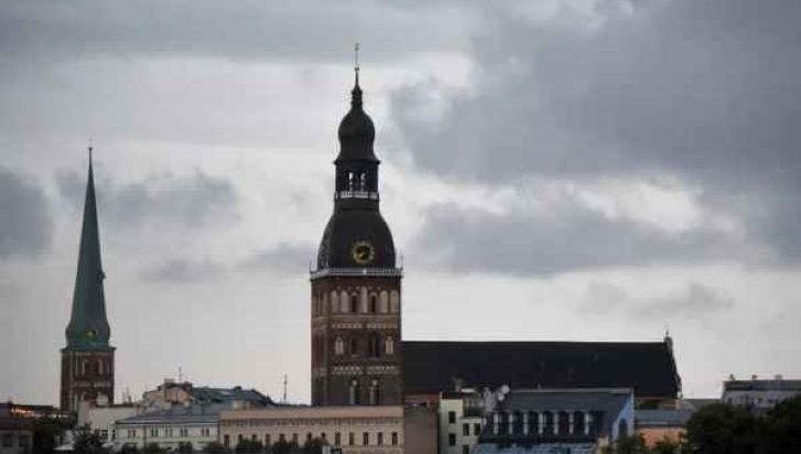 Погода на второй день января: пасмурно, дождь, снег, ветер