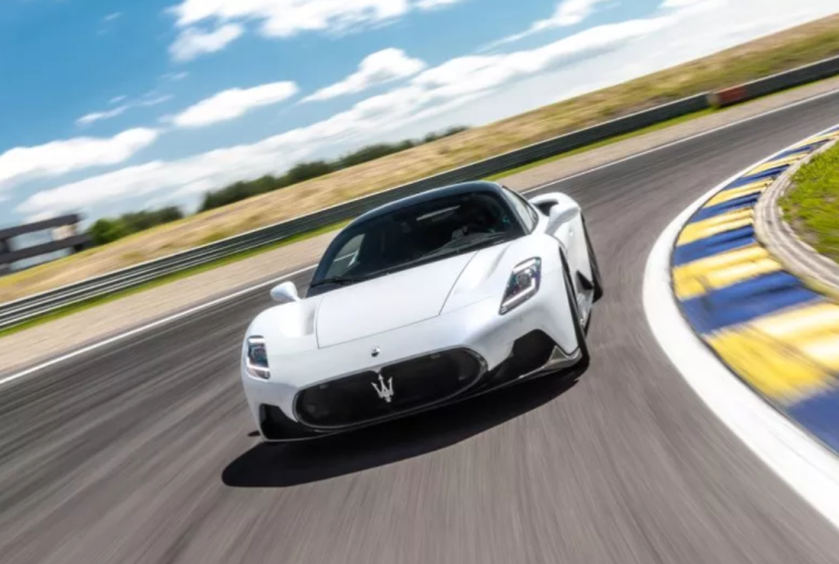 Искусственный интеллект разогнал Maserati до 285 км в час: будущее за роботами