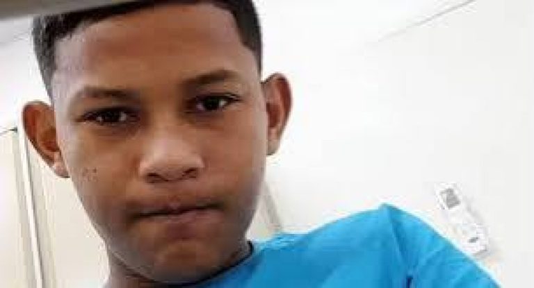 В Бразилии 16-летний вратарь отбил пенальти грудью и умер