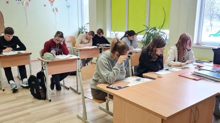 За девять лет число выпускников профессиональных учебных заведений сократилось на 2 300 человек