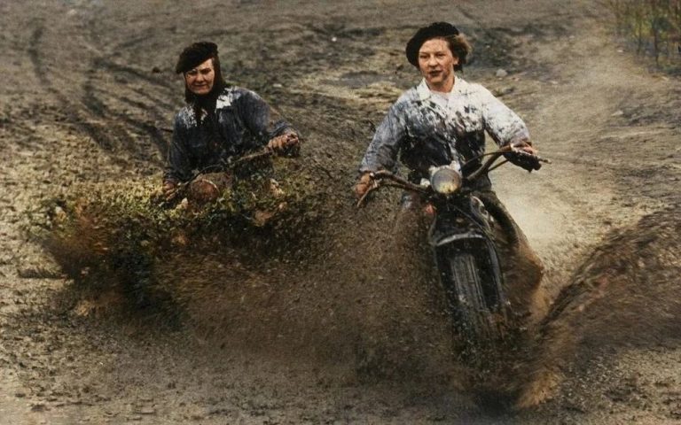 Погружение в прошлое: подборка уникальных исторических фотографий, оживляющих дух времени