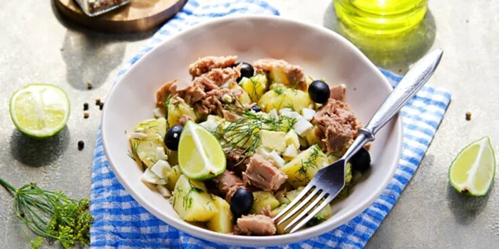 Три вкуснейших салата с тунцом: от классических рецептов до оригинальных сочетаний для гурманов