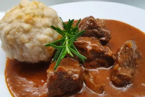 Как размягчить жесткое мясо? Хитрости, которые помогут сделать вкуснейшее блюдо из куска с распродажи.