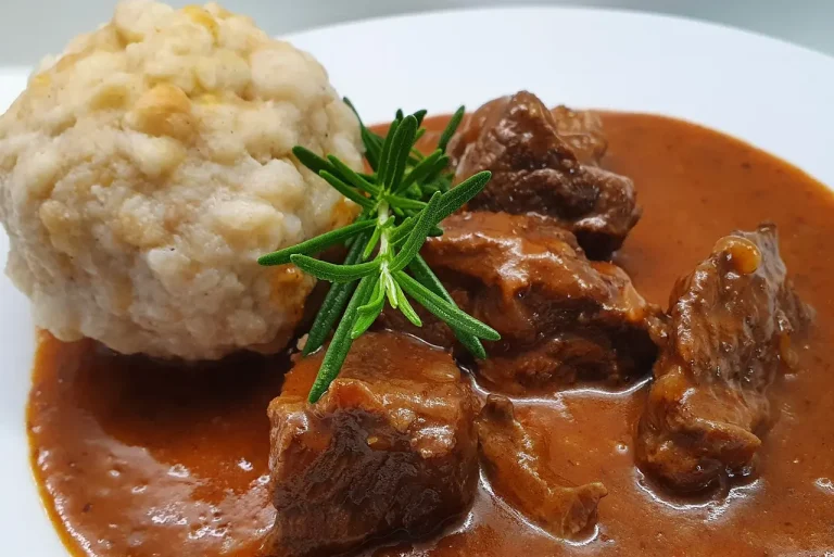 Как размягчить жесткое мясо? Хитрости, которые помогут сделать вкуснейшее блюдо из куска с распродажи.