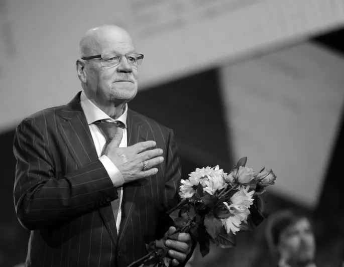 Умер легендарный поэт Янис Петерс