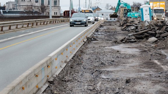 До весны на Земитанском мосту вводятся ограничения движения