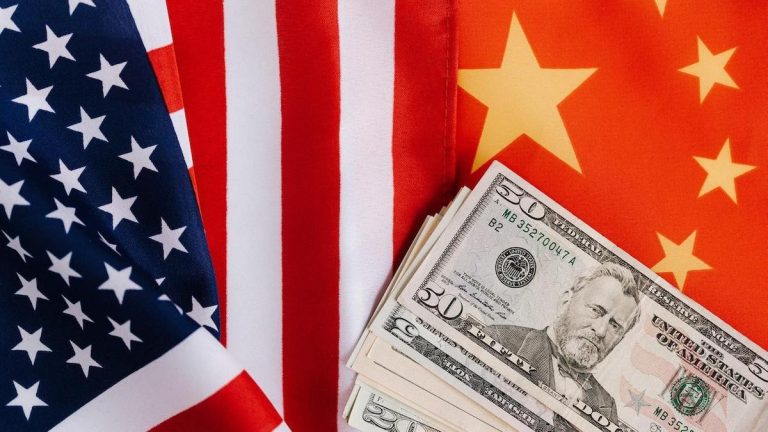 США вводят таможенные пошлины на товары из Мексики, Канады и Китая