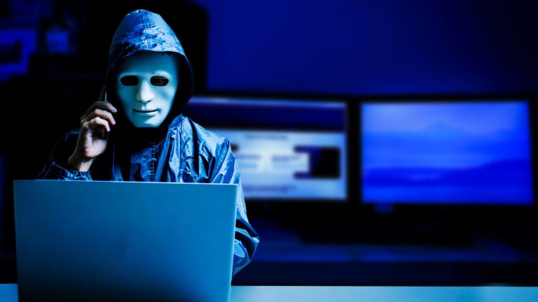 В Италии телефонные мошенники развели на деньги бизнесменов, имитируя голос министра обороны страны