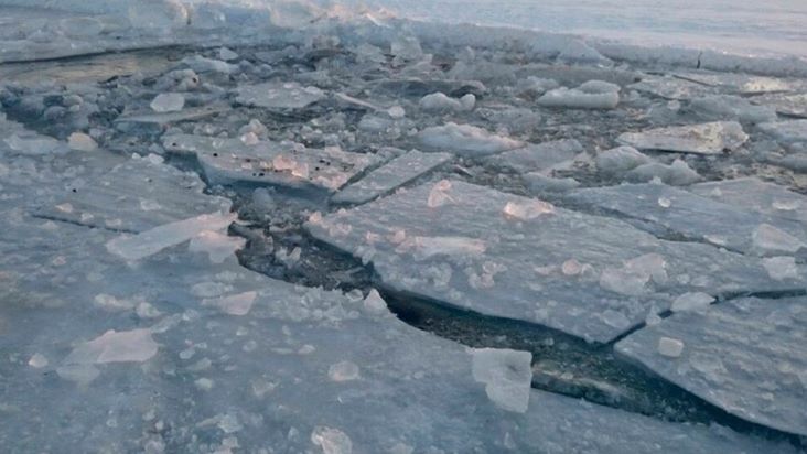 В Елгаве погиб человек, провалившийся под лед