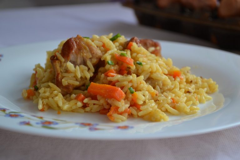 Секреты вкусного плова из свинины: идеальные пропорции, специи и техника приготовления