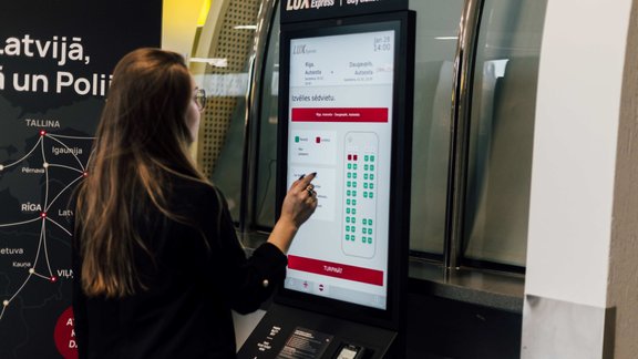Lux Express установил первые в Латвии автоматы по продаже билетов на автобусы дальнего следования