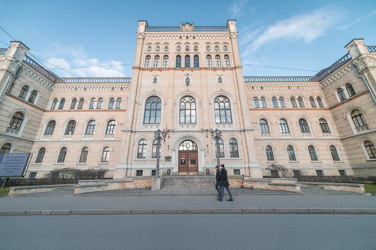 Число студентов в Латвии может сократиться на четверть