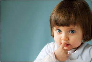 Тайна детской памяти: куда исчезают воспоминания первых лет жизни?