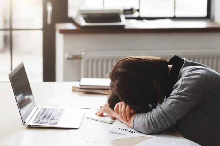 В Латвии растет уровень безработицы: кто находится в зоне риска?