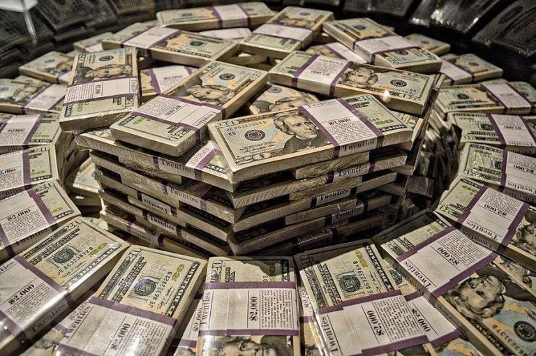Подсчитано: в CША разворовывают более $100 млрд. из бюджета. Маск наводит порядок