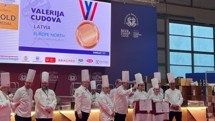 Команда латвийских поваров завоевала золото на чемпионате Европы в Италии