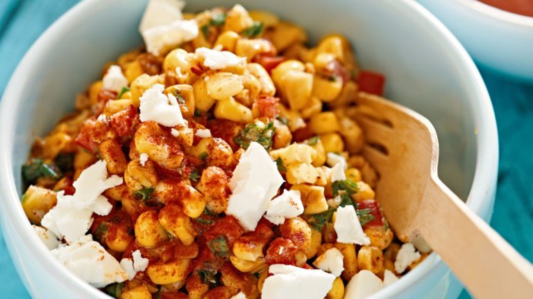 🌽Попробуйте этот мексиканский кукурузный салат  – сытное, хрустящее и пикантное блюдо за 15 минут!