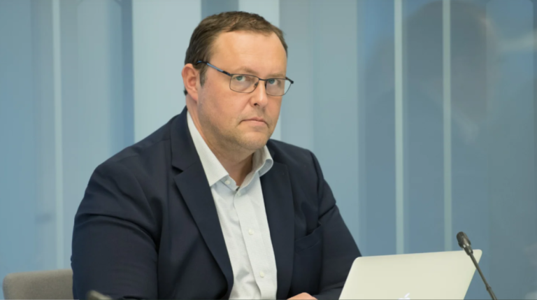 Cейм рассмотрит отставку министра внутренних дел Козловскиса