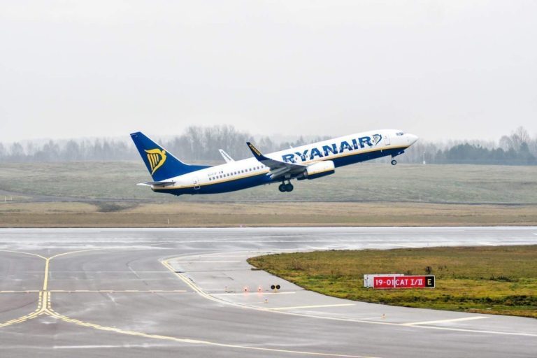 Ryanair вводит штраф свыше 100 евро за позднее прибытие в аэропорт