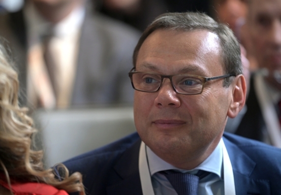 Латвия согласилась снять санкции с российского миллиардера Фридмана