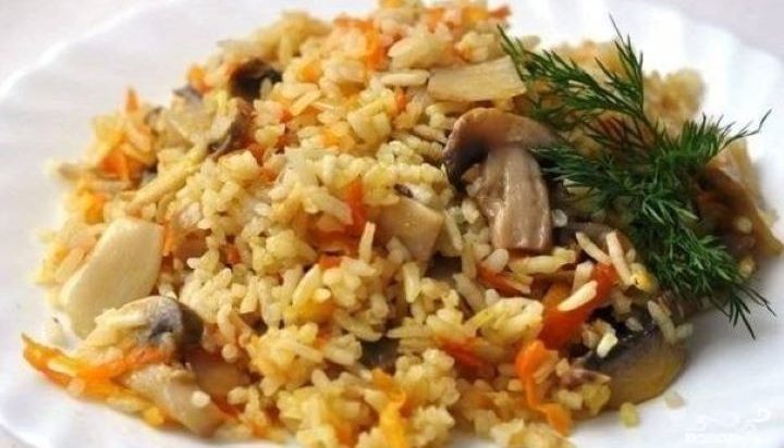 Вегетарианский плов с грибами и овощами: 2 простых рецепта