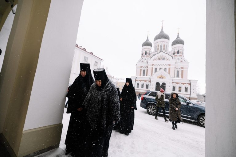 В понедельник будет решаться судьба Пюхтицкого монастыря