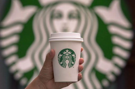 Starbucks обязали выплатить 50 миллионов долларов водителю службы доставки, получившему ожоги от горячего напитка