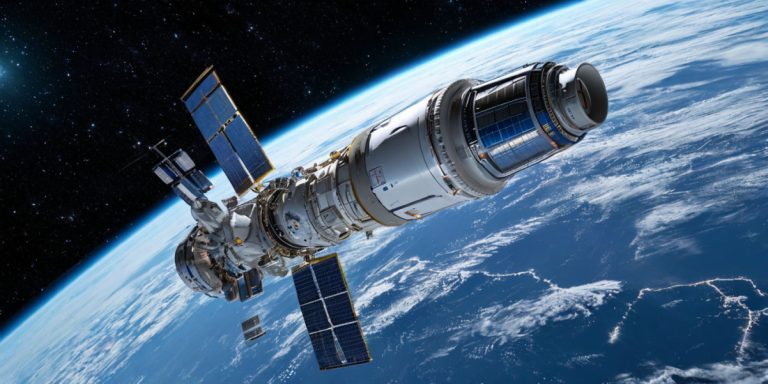 Корабль SpaceX пристыковался к МКС: астронавты смогут вернуться домой