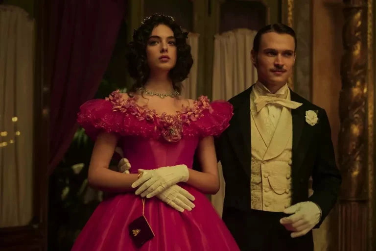 Этот итальянский сериал пользуется успехом более чем в 30 странах. Его сравнивают с «Аббатством Даунтон» и «Короной».