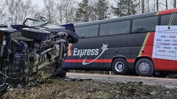 В Эстонии автобус Lux Express столкнулся с машиной Сил обороны: погиб солдат-срочник, 14 пострадавших