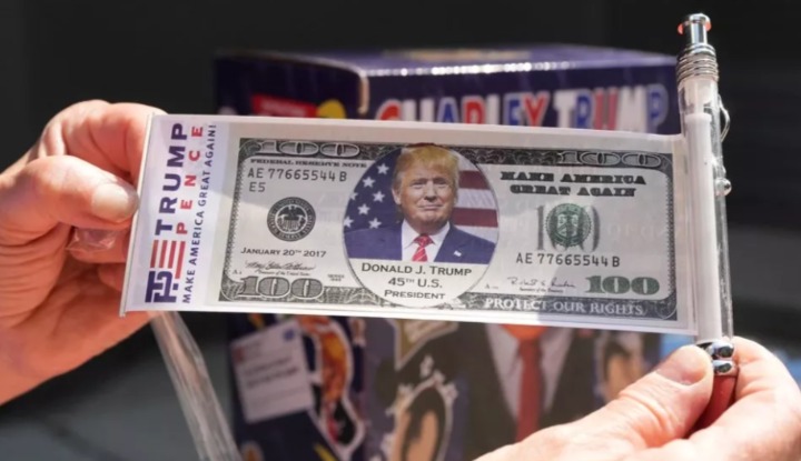 Трампа хотят разместить на 100-долларовой купюре вместо Франклина