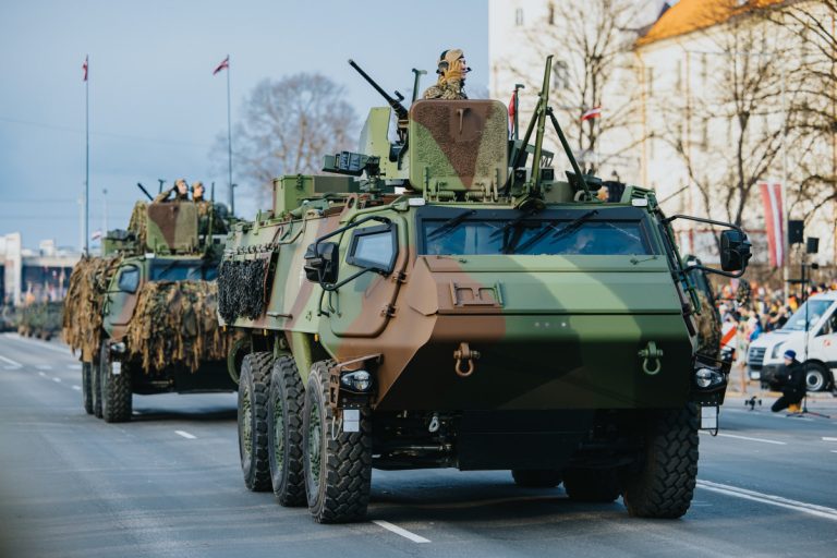 Министр экономики Латвии: 5 % от ВВП на оборону реально. Где возьмут ещё 690 млн евро