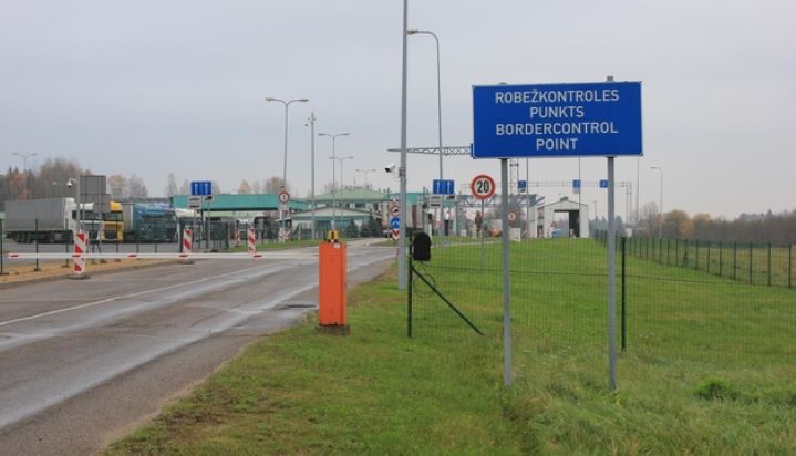 Готовится запрет на поездки в Россию и Беларусь для работников госуправления. И на транзит тоже