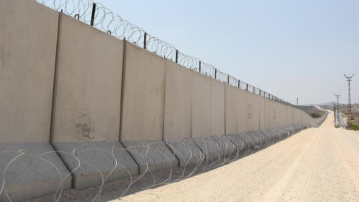 Турция построит стену на границе, чтобы отгородиться от Греции