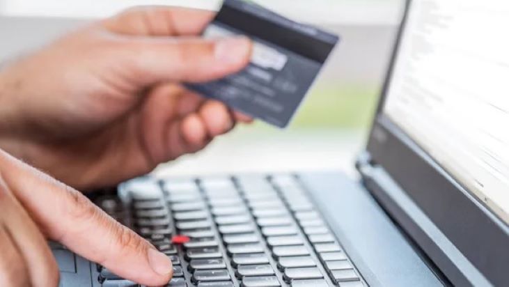 За два месяца мошенники выманили у клиентов четырех крупнейших банков 1,5 млн евро