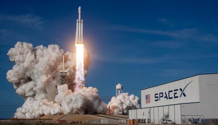 SpaceX запустила первую пилотируемую миссию Fram2 над Арктикой и Антарктикой