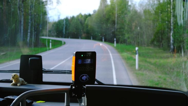 Летом откроются два автобусных маршрута через границу Эстонии с Латвией: расходы оплатит эстонская сторона