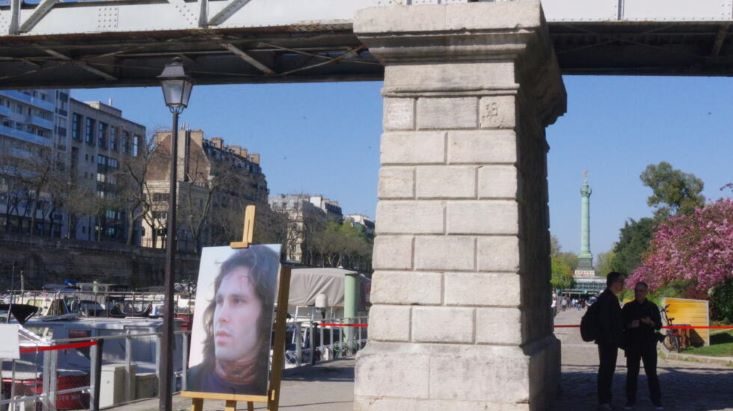 В Париже открыли мост имени легендарного лидера «The Doors» Джима Моррисона