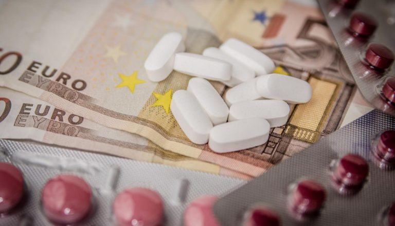 Расходы на лекарства снизились у 75% населения — статистика Минздрава