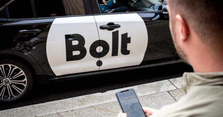 Латвийские таксисты выступают против Bolt в Латвии