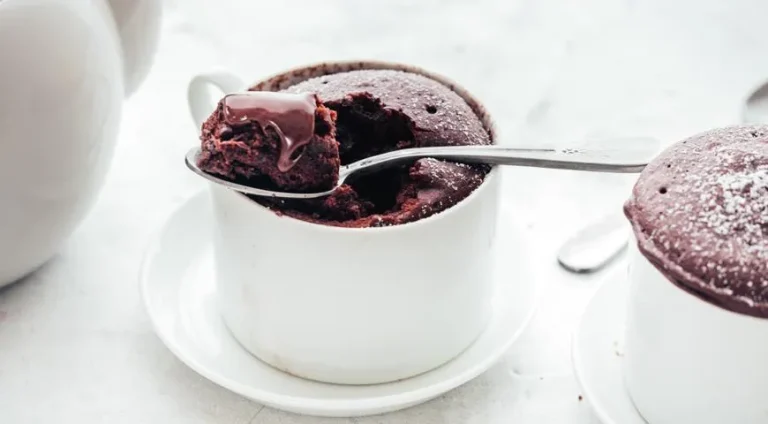 🍫 Шоколадный фондан в чашке: десерт, который готовится за 1 минуту