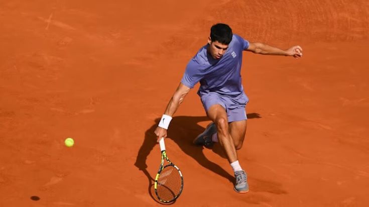 Карлос Алькарас проиграл в финале ATP 500 13-й ракетке мира Хольгеру Руне